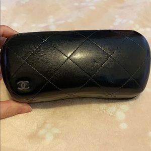 CHANEL SUNGLASS CASE💕